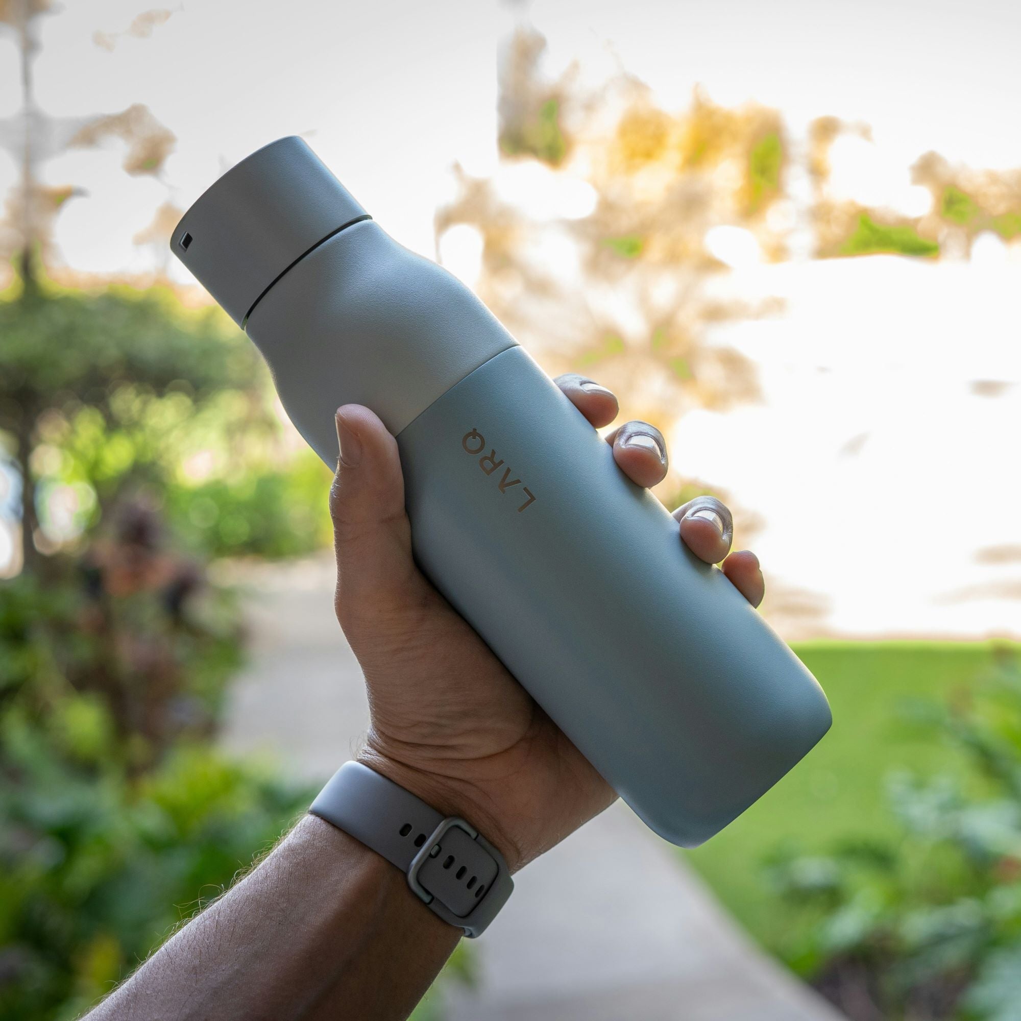 holding larq bottle